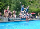 letztes Training5 * Hannah und Christina versuchen sich im  Synchronspringen * 1600 x 1200 * (854KB)
